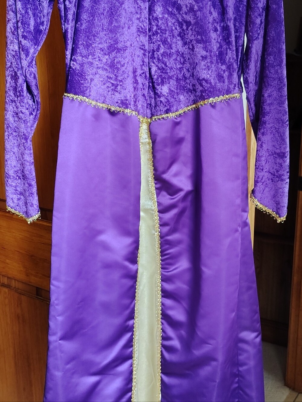 Disney Store Queen Purple/Navy Dress Costume w/ Cape & Crown, Polyester S